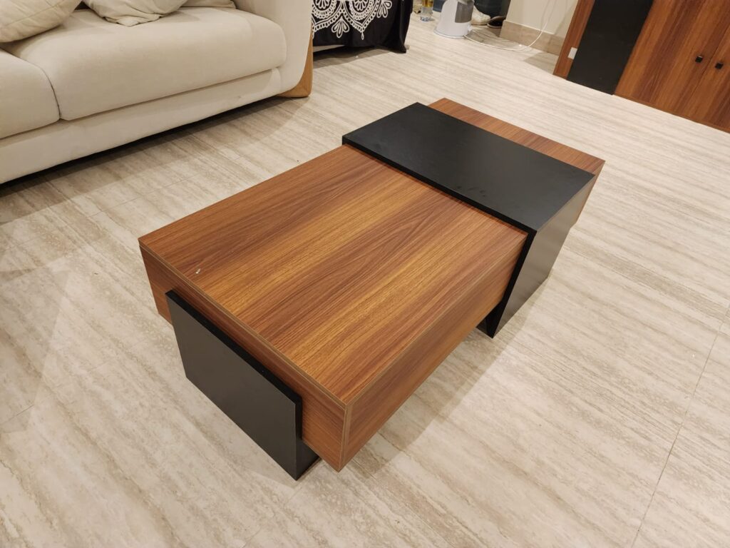 طاولة وسط من تصوير عملاء ابيات المملكة -4720