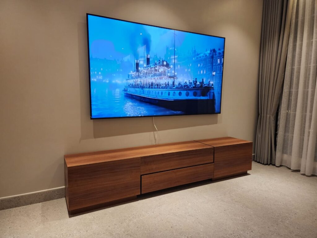 مكتبة تلفزيون مودرن بلون بني جوزي DE-165