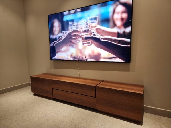 مكتبة تلفزيون مودرن بلون بني جوزي DE-165